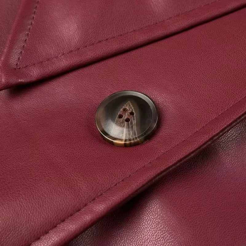 Langer Trenchcoat aus Kunstleder mit Gürtel Ruby