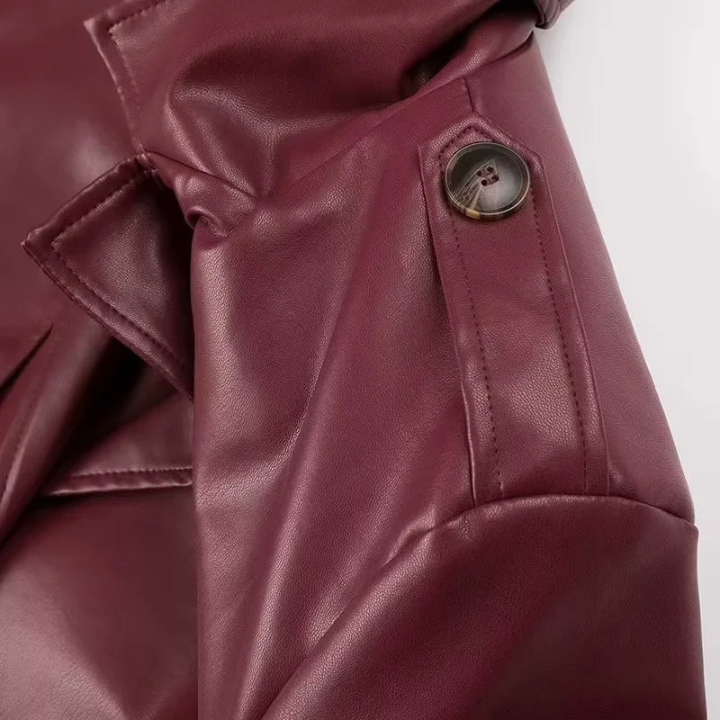 Langer Trenchcoat aus Kunstleder mit Gürtel Ruby